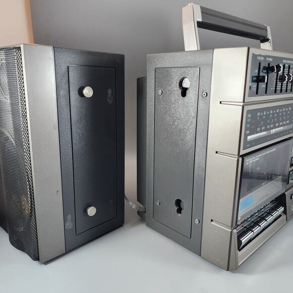 Sanyo Boombox Portable Mini Component System C15 - Good but Cassette Not Working - Picture 8 of 9